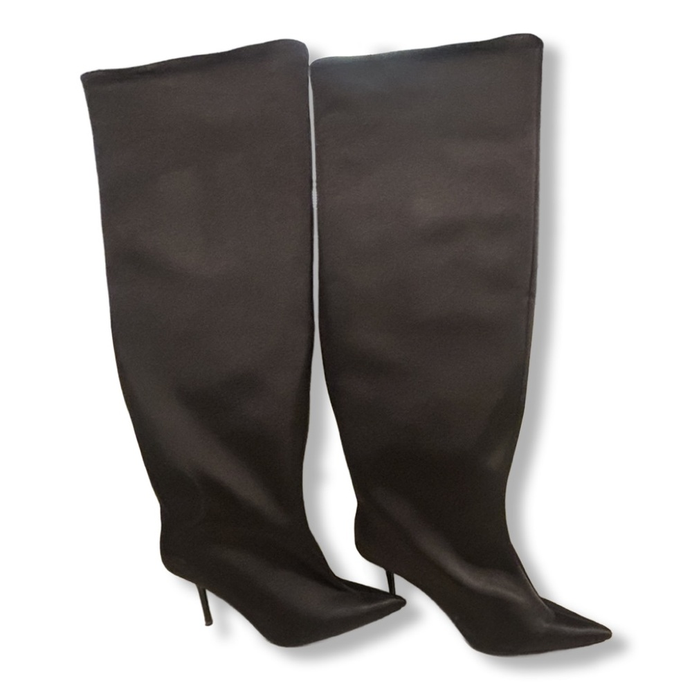 Good American Original Rihanna boot over the knee, baggy boot size 8